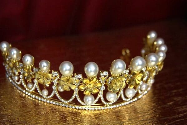 SOLD!2205 Baroque Bridal Pearl Metal Flower Tiara Crown - Image 7