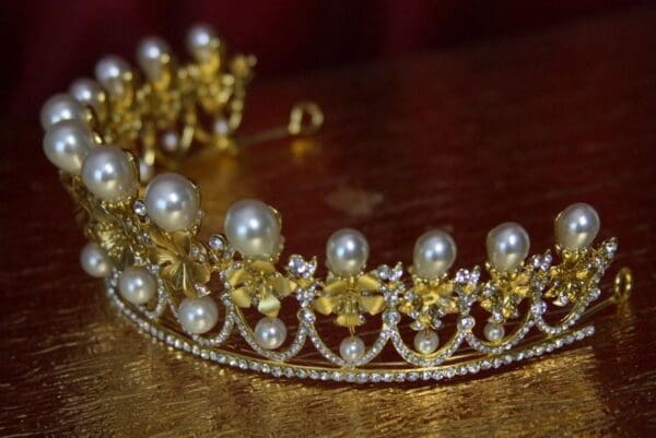 SOLD!2205 Baroque Bridal Pearl Metal Flower Tiara Crown - Image 3