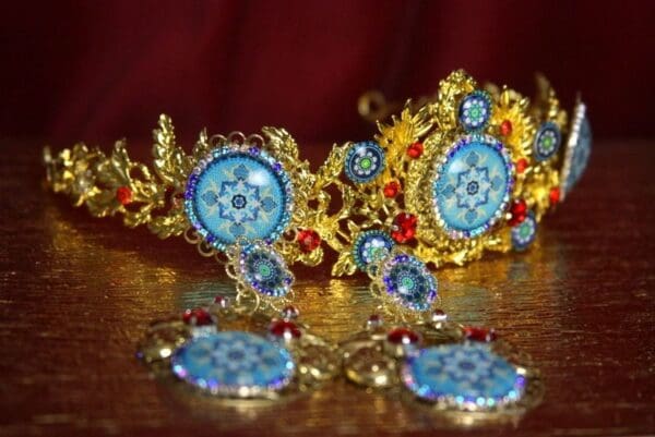 SOLD! 2228 Set Of Sicilian Tile Print Crystal Cameo Tiara+ Earrings - Image 6
