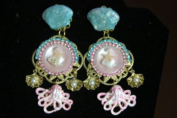 SOLD! 2268 Nautica Marine Hand Painted Octopus Sheel Beautiful Studs Earrings - Image 2