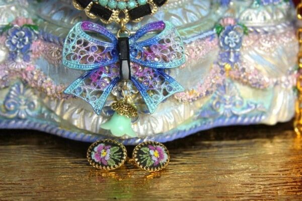 SOLD! 2284 Set Of Baroque Embroidery Hand Painted Flower Black Crystal Necklace+ Clips - Image 5