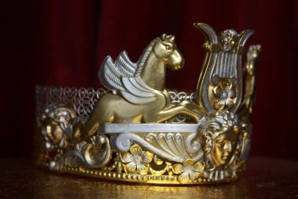 SOLD! 2368 Unisex Roman Horses Medusa Crown Tiara - Image 7