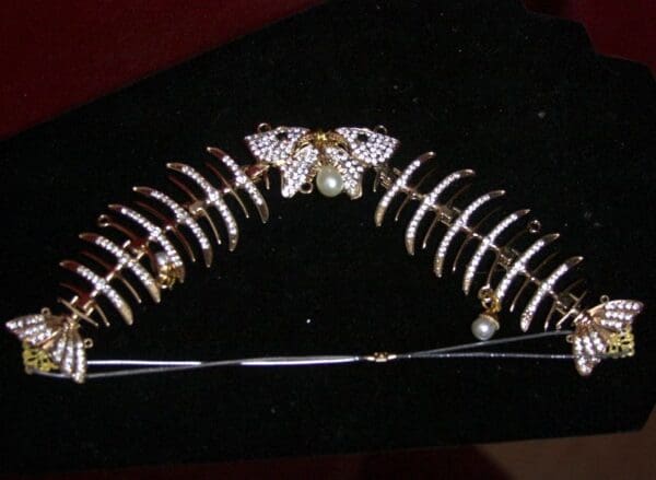 SOLD! 2404 Unusual Faced Crystal Fish Forehead Piece - Image 3