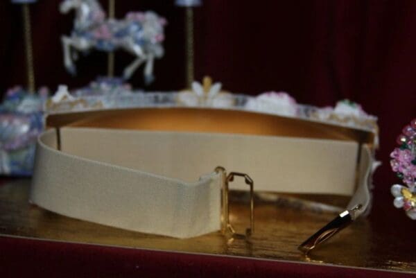 SOLD! 2479 Marie Antoinette Unusual Dressing Room 3D Effect Embellished Waist Belt - Image 8
