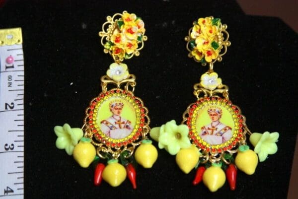 SOLD! 2531 Hand Painted Yellow Flower Lemon Chilly Mary Earrings - Image 3