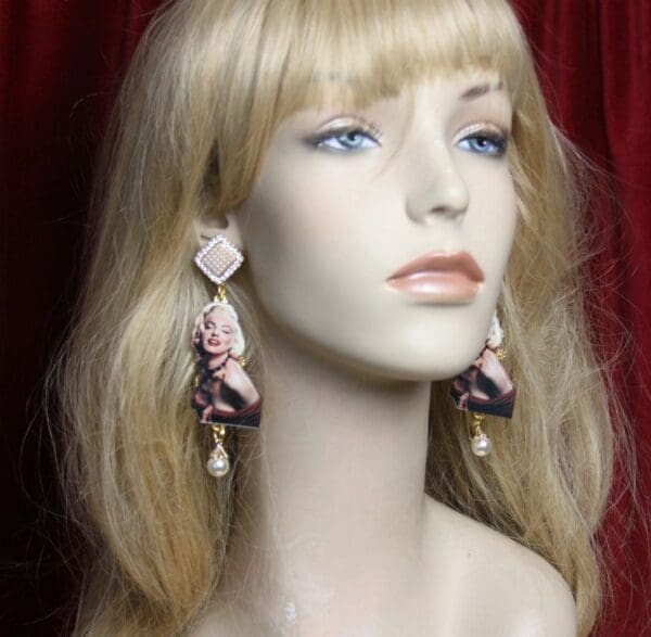 SOLD! 2540 Marilyn Monroe Pearl Crystal Studs Earrings - Image 3
