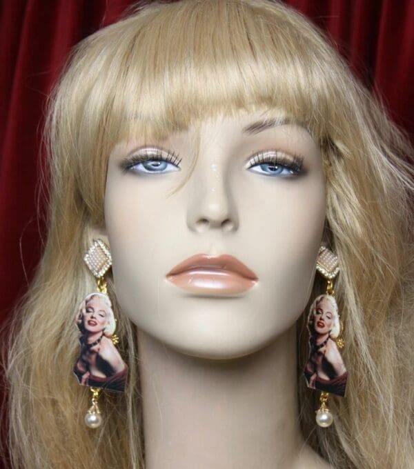 SOLD! 2540 Marilyn Monroe Pearl Crystal Studs Earrings - Image 5