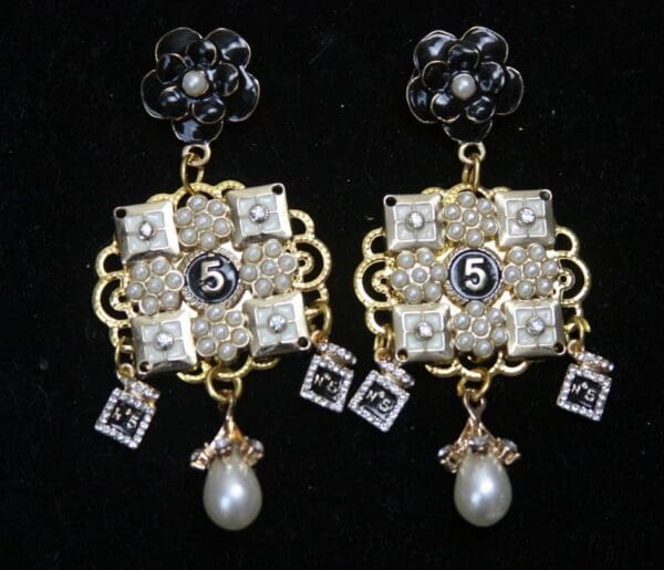 SOLD! 2573 Madam Coco Brooch Black Camellia Pearl Charms Studs Earrings - Image 3