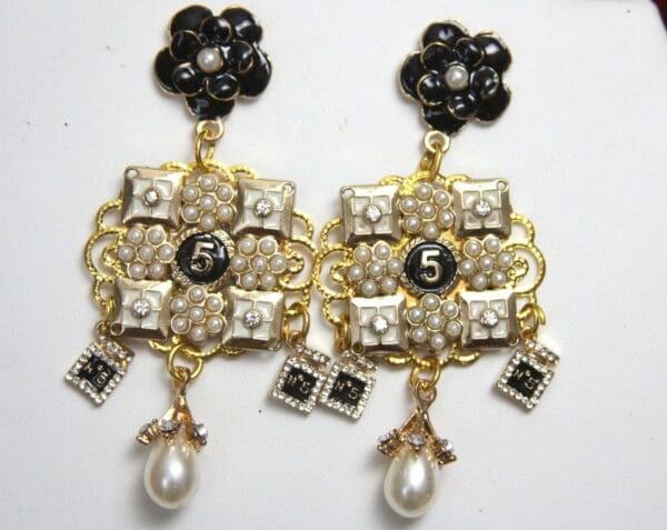 SOLD! 2573 Madam Coco Brooch Black Camellia Pearl Charms Studs Earrings - Image 4