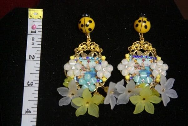 SOLD! 2583 Taormina Stunning Ladybug Flower Baroque Earrings - Image 6