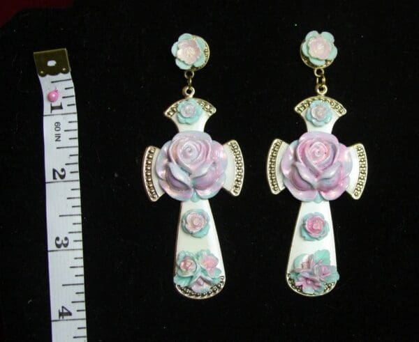 SOLD! 2615 Baroque Hand Painted Flower White Enamel Cross Earrings - Image 7