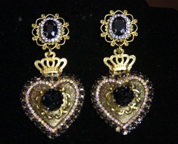 SOLD! 2673 Total Baroque Heart Black Rose Crystal Studs Earrings - Image 7