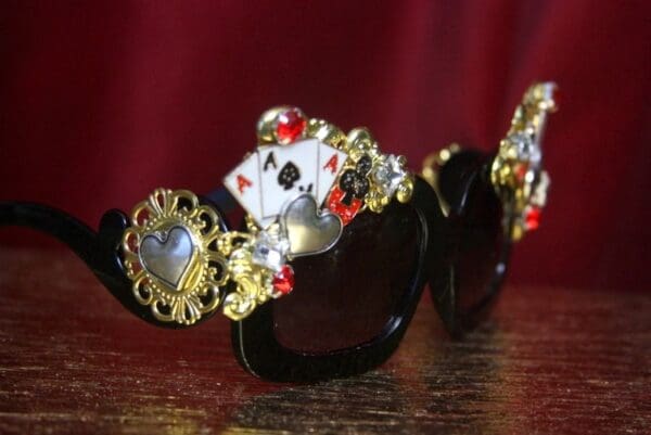 SOLD! 2778 Trendy Playing Cards Baroque Sided Sunglasses - Image 7