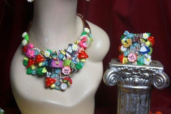 SOLD! 2779 Set Of Alice In Wonderland Earrings+ Necklace - Image 7