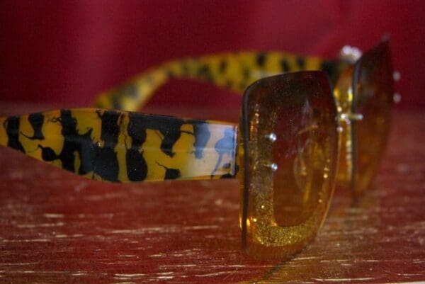 SOLD! 2804 Gold Glitter Designer Crystal Jaguar Leopard Sunglasses - Image 4