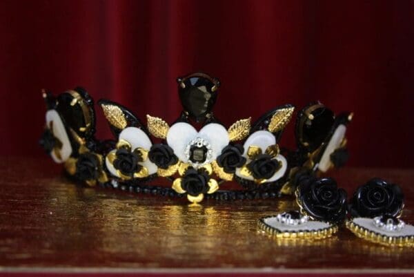 SOLD! 2839 Set Of Baroque Heart Black Rose Crystal Black Crown+ Earrings - Image 3