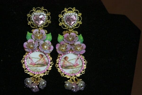SOLD! 2858 Victorian Adorable Valentine Hand Painted Flower Earrings - Image 6