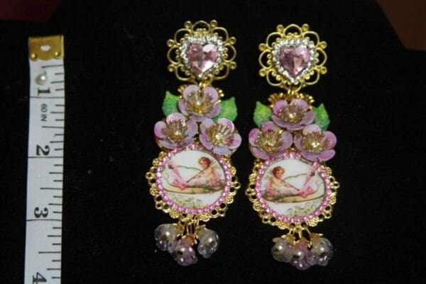 SOLD! 2858 Victorian Adorable Valentine Hand Painted Flower Earrings - Image 7