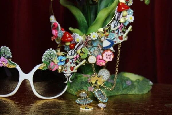SOLD! 2861 Set Of Alice In Wonderland Earrings+ Necklace - Image 8