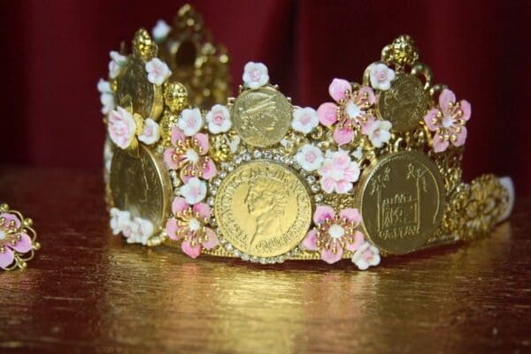 SOLD! 2864 Set Of Baroque Roman Coin Pink White Flower Crown+ Earrings - Image 7