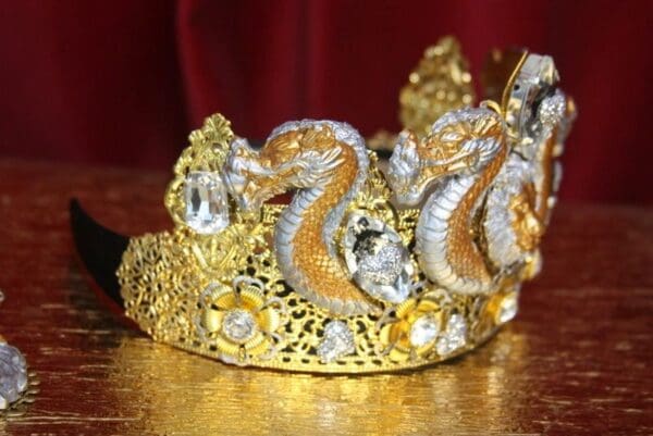SOLD! 2944 Medieval Lion Dragons Tall Headband+ Earrings Set - Image 4