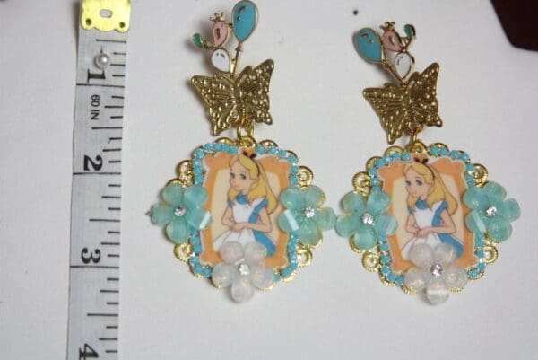 SOLD! 2984 Alice In Womderland Flower Adorable Earrings Studs - Image 3