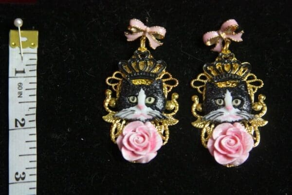 SOLD! 3031 Baroque Black Cat Pink Bow Earrings - Image 7