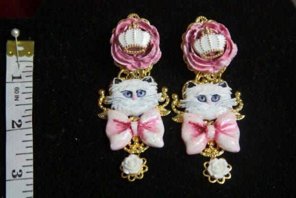 SOLD! 3032 Baroque White Cat Crown Bow Studs Earrings - Image 9