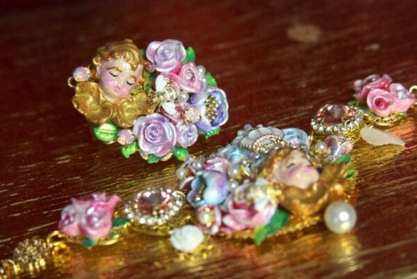 SOLD! 3036 Total Baroque Hand Painted Cherub Putti Flowers Ring - Image 4
