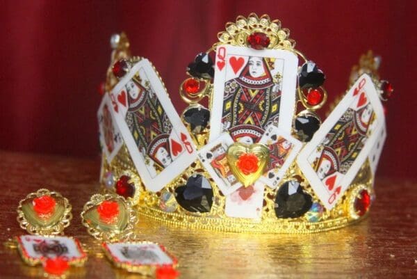 SOLD! 3042 Set Of Queen Of Hearts Playing Cards Crown+ Earrings - Image 2