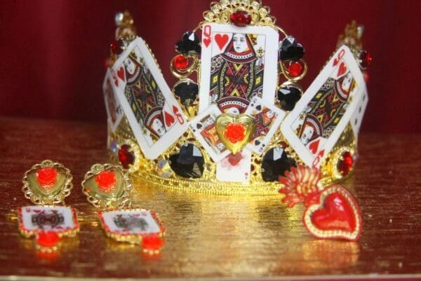 SOLD! 3042 Set Of Queen Of Hearts Playing Cards Crown+ Earrings - Image 3