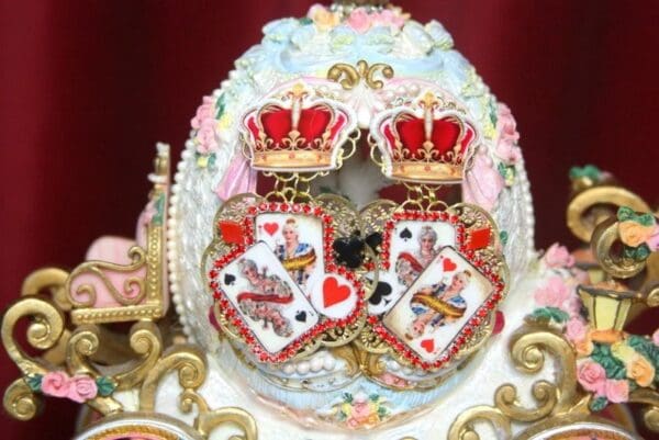 SOLD! 3155 Queen Of Hearts Crown Fancy Light Weight Earrings - Image 2