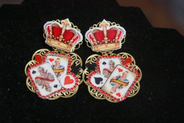 SOLD! 3155 Queen Of Hearts Crown Fancy Light Weight Earrings - Image 8