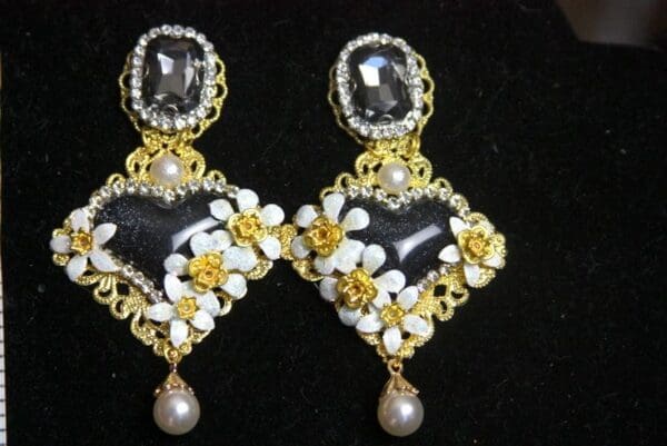 SOLD! 3178 Baroque Heart Black Heart Crystal Pearl Studs Earrings - Image 6