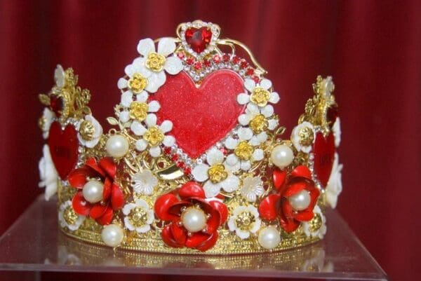 SOLD! 3182 Set Of Baroque Red Rose Red Heart Crystals Crown+ Earrings - Image 6