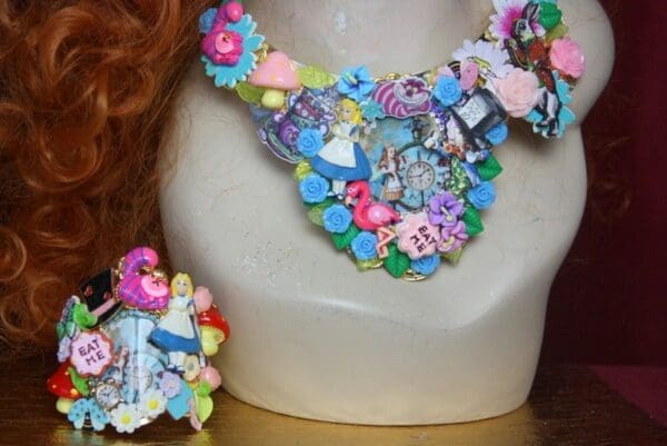 SOLD! 3235 Set Of Alice In Wonderland Earrings+ Necklace - Image 5