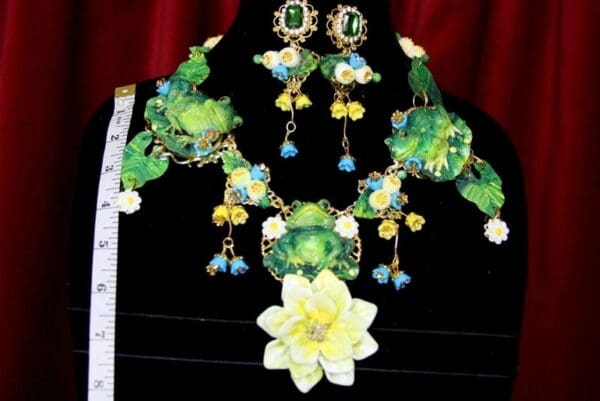 SOLD! 3236 Set Of Adorable Unique Hand Painted Frogs Lily Leaf Necklace+ Earrings - Image 6
