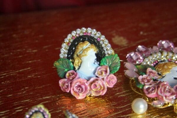 SOLD! 3262 Victorian Vintage Cameo Hand Painted Adjustable Cocktail Ring - Image 3