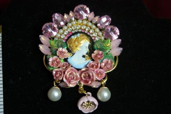 SOLD! 3264 Vintage Cameo Hand Painted Victorian Huge Crystal Brooch - Image 6