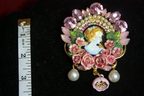 SOLD! 3264 Vintage Cameo Hand Painted Victorian Huge Crystal Brooch - Image 7