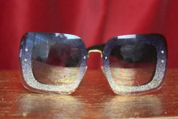 SOLD! 3270 Runway Silver Dust Snake Oversized Sunglasses - Image 6