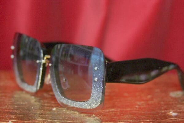 SOLD! 3270 Runway Silver Dust Snake Oversized Sunglasses - Image 8