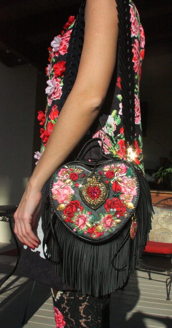 SOLD! 3132 Black Baroque Heart Shape Applique White Fringe Handbag Crossbody - Image 3