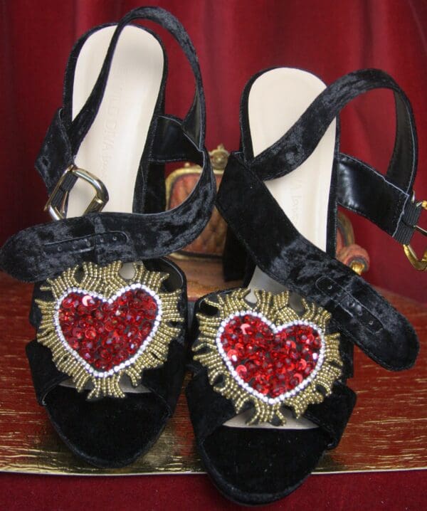 SOLD! 3298 Baroque Velvet Heart Applique Embellished Sandals Us10