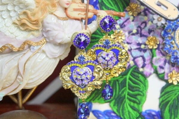 SOLD! 3357 Total Baroque Hydrangea Blue Heart Earrings Studs - Image 2