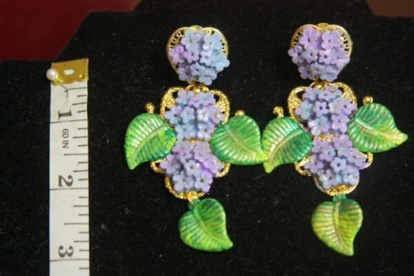 SOLD! 3387 Hydrangea Leaf Stunning Hand Painted Victorian Earrings Studs - Image 6