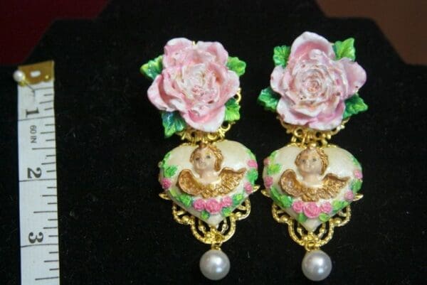 SOLD! 3389 Hand Painted Rococo Off White Heart Red Rose Studs Earrings - Image 6