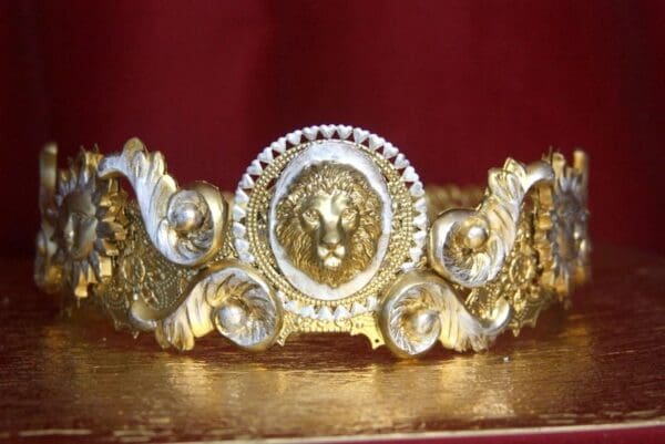 SOLD! 3413 Medieval Lion Silver Gold Full Crown - Image 2
