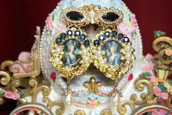 SOLD! 3420 Marie Antoinette Pink Crystal Elegant Earrings Studs
