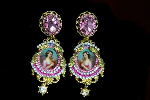 SOLD! 3428 Victorian Lady Cameo Pink Crystal Elegant Earrings Studs - Image 8